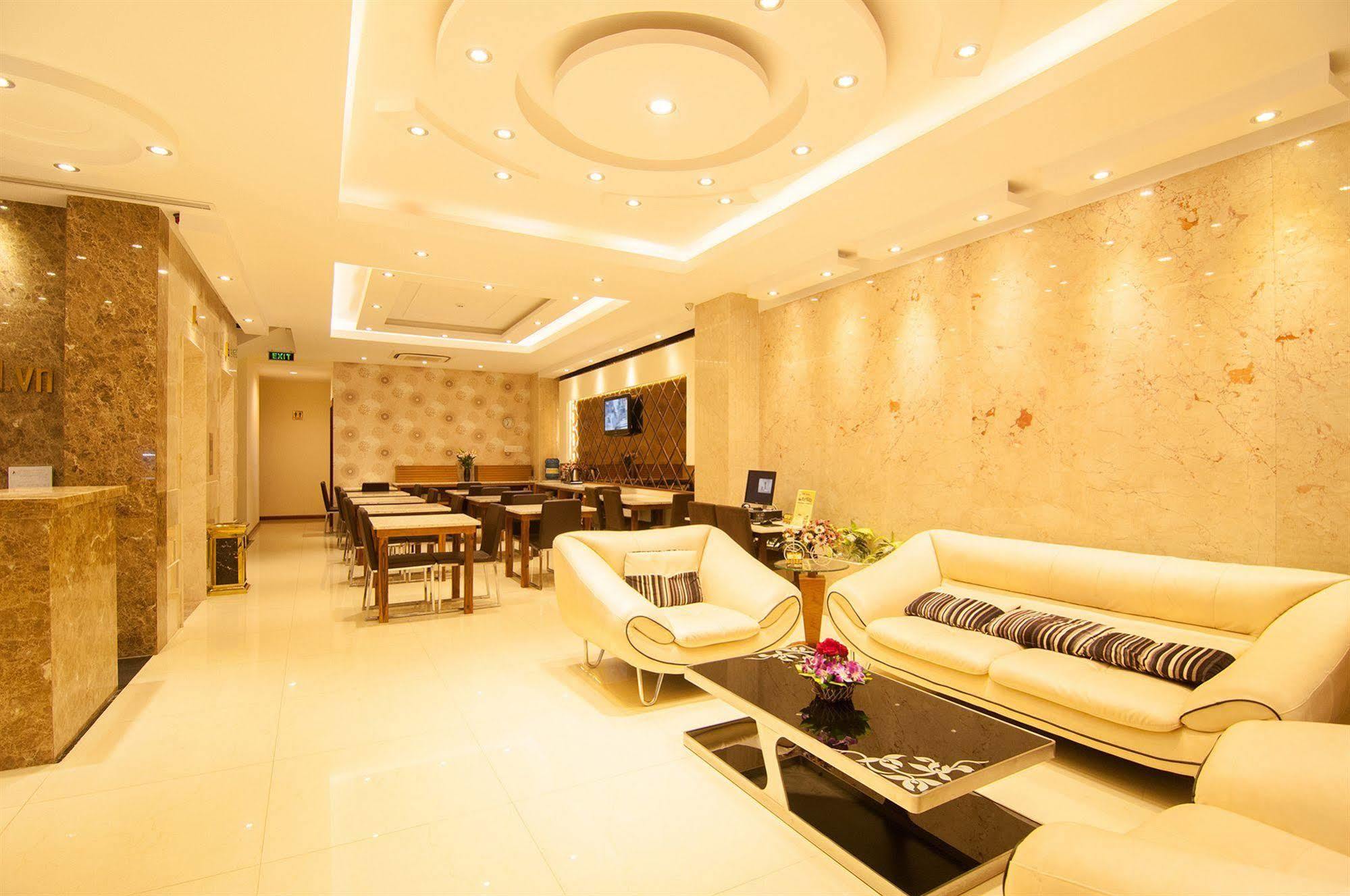 Valentine Hotel Saigon - Bui Vien Street Хошимін Екстер'єр фото