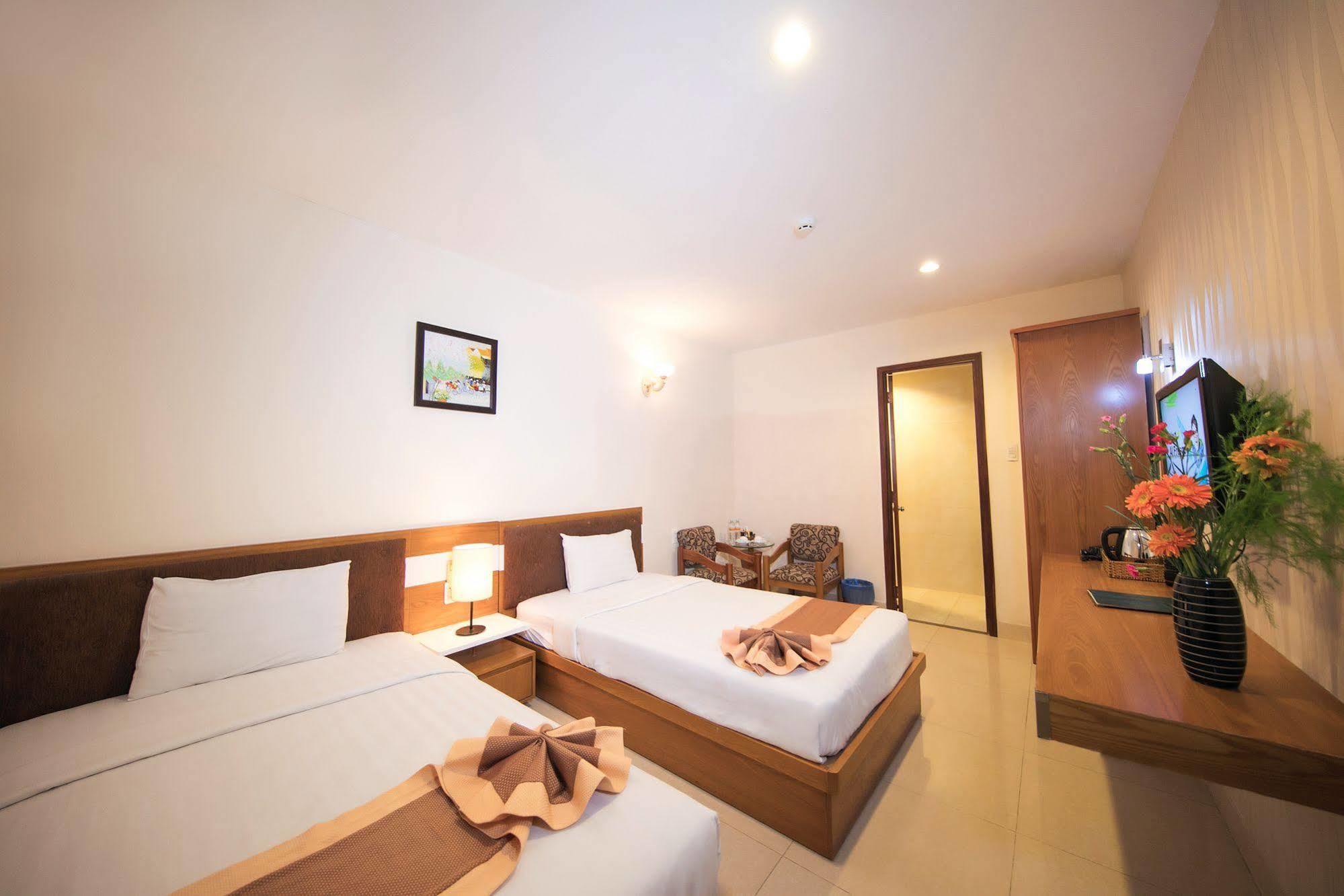 Valentine Hotel Saigon - Bui Vien Street Хошимін Екстер'єр фото